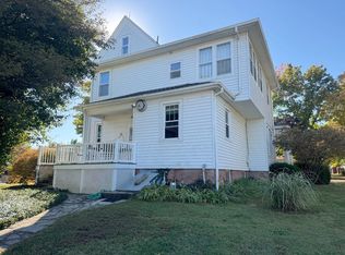 301 W Center St, Fairfield, IL 62837