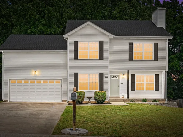 3789 McAllister Dr, Clarksville, TN 37042