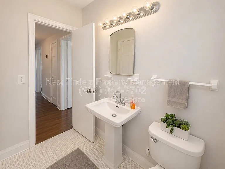 1230 Lechlade St — Photo 24