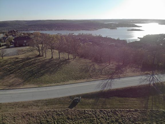 2nd image of Emerald Pointe Dr
