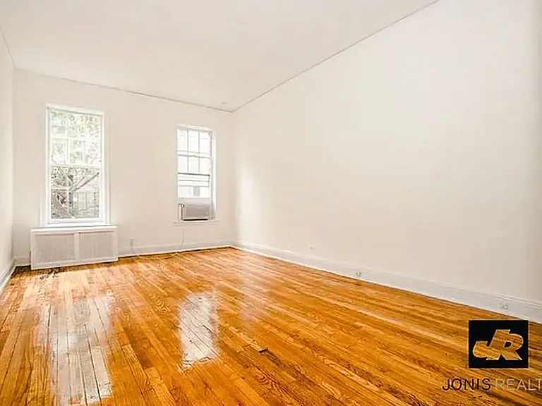 181 Waverly Pl #2C — Photo 1
