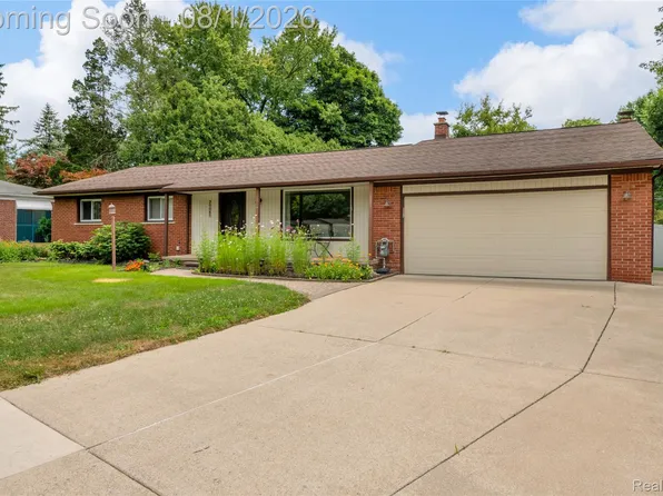 30065 Minglewood Ln, Farmington Hills, MI 48334