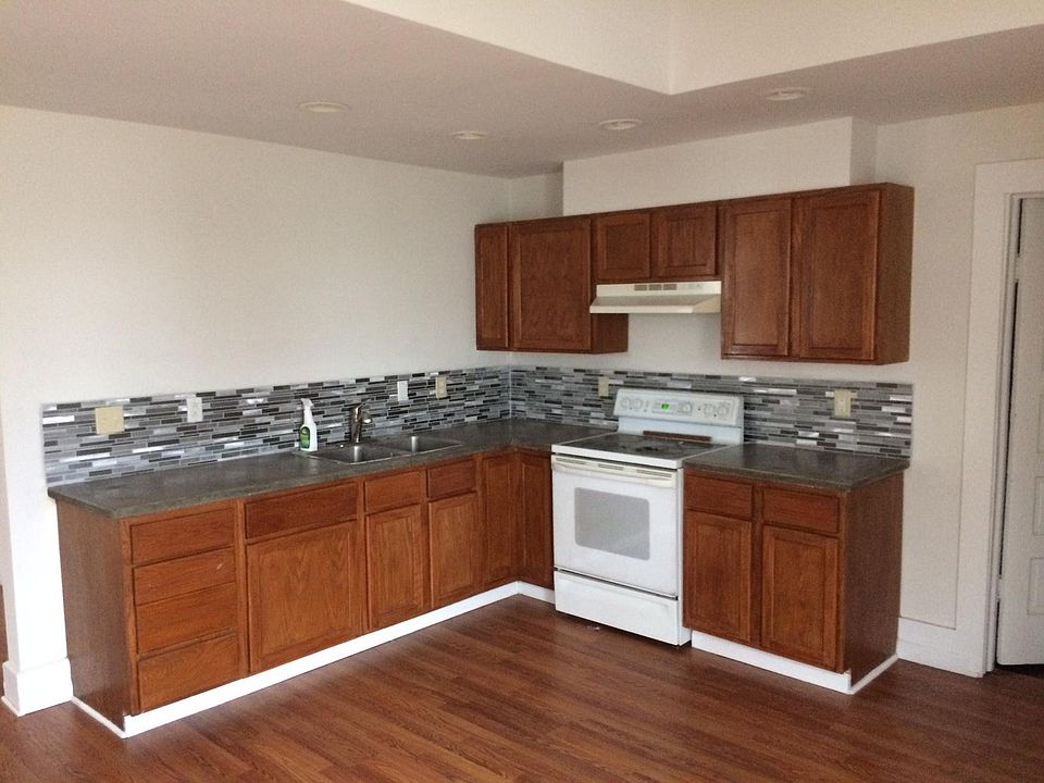 2nd image of 414 N 3rd St