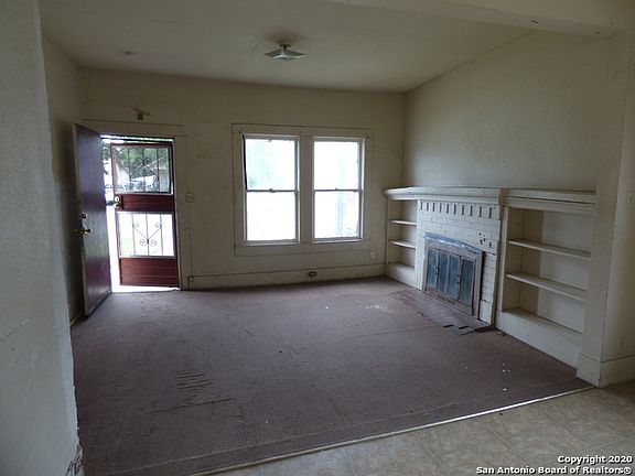 3rd image of 331 E Southcross Blvd
