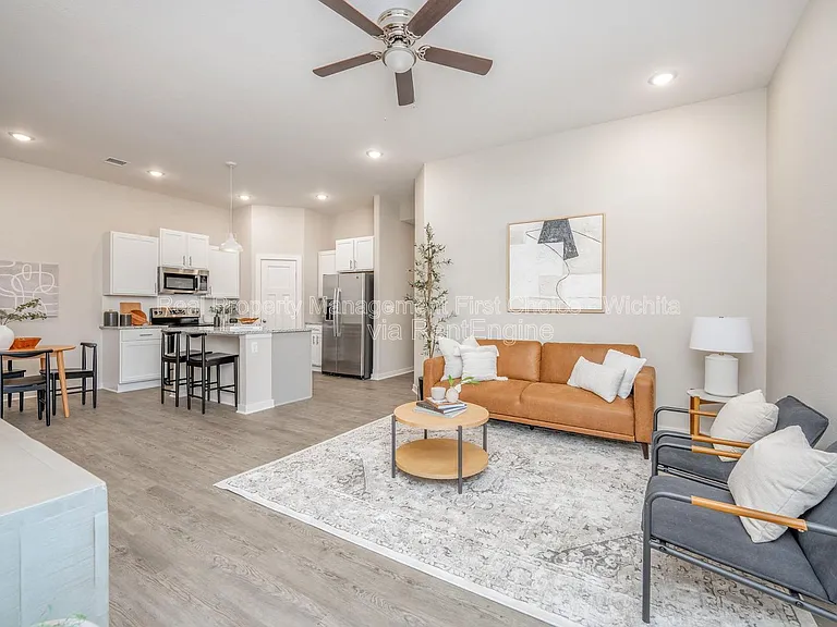 3426 W Angel St — Photo 4