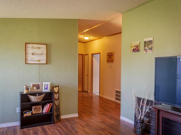 3rd image of 7051 Morris Ave