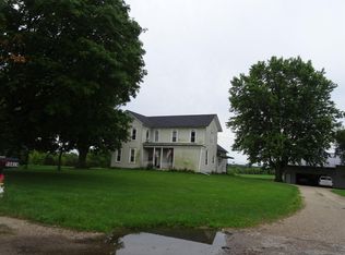 10419 Vanderkarr Rd, Hebron, IL 60034