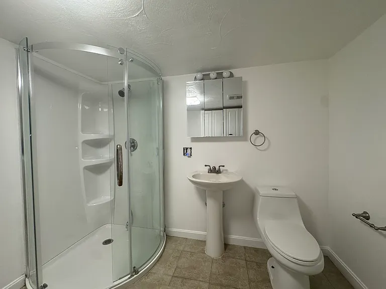 131 Webster St #1 — Photo 11
