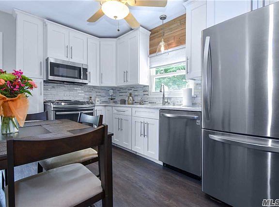 3rd image of 450 Howard Ave