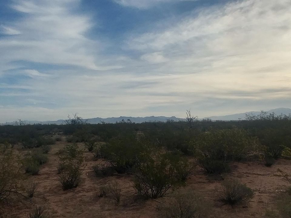 2nd image of 7716 N Shadows Desert Ln Unit 27
