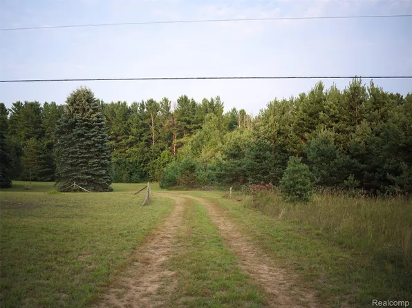 18485 Pleasanton Hwy, Bear Lake, MI 49614