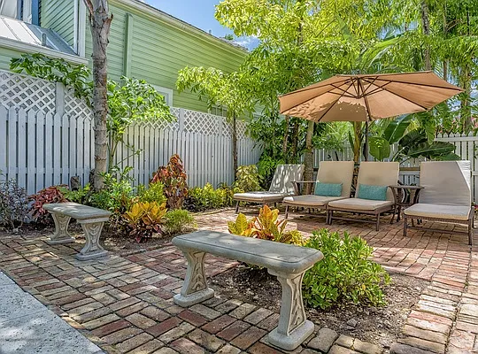 1110 Elgin Ln — Photo 25