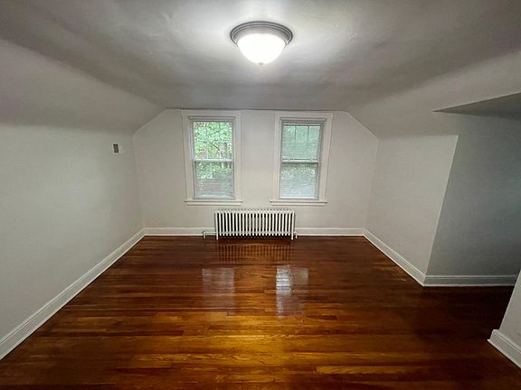 2nd image of 1213 W 47th St