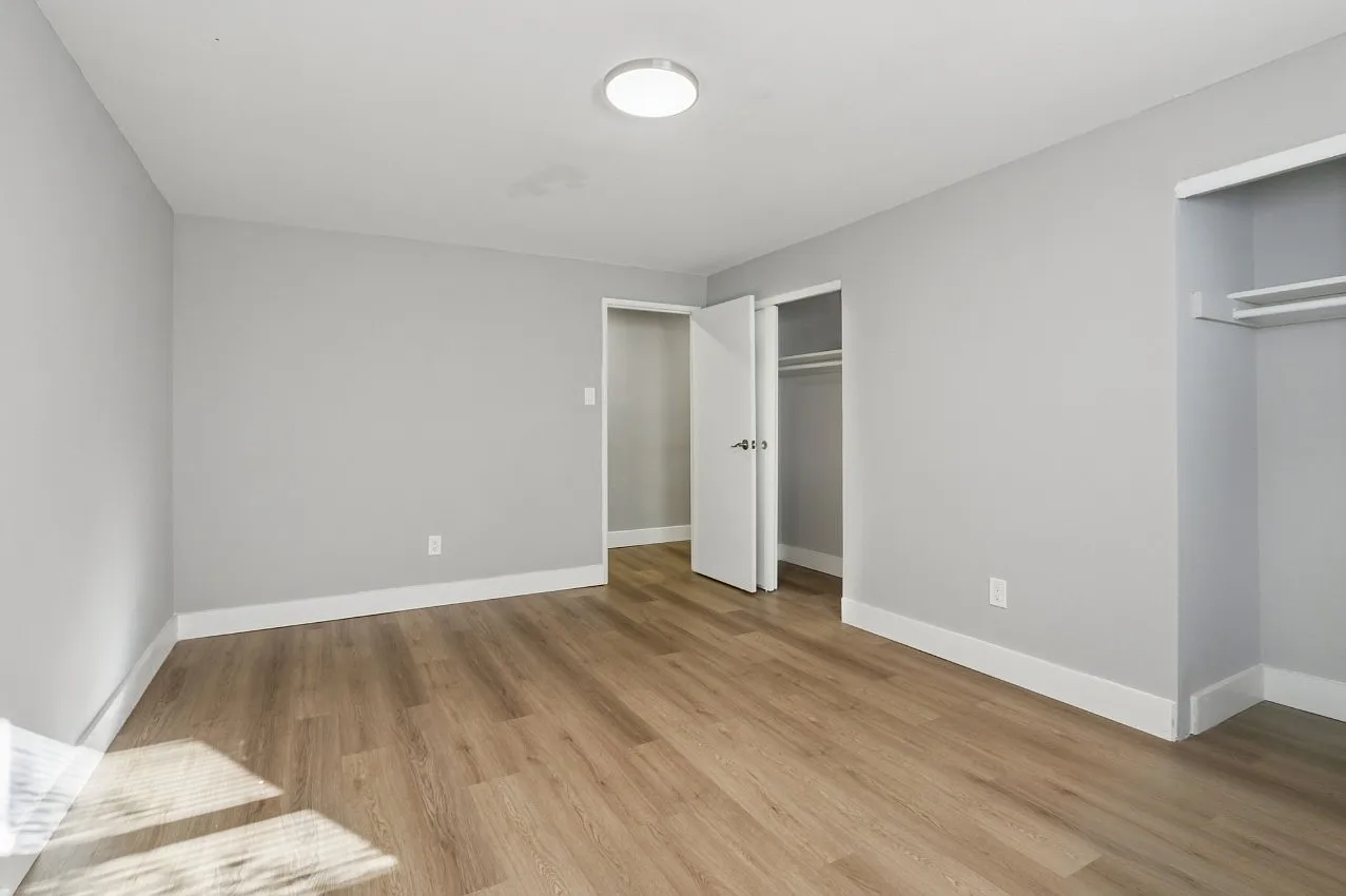 Oakland Terrace Apartments — Photo 2