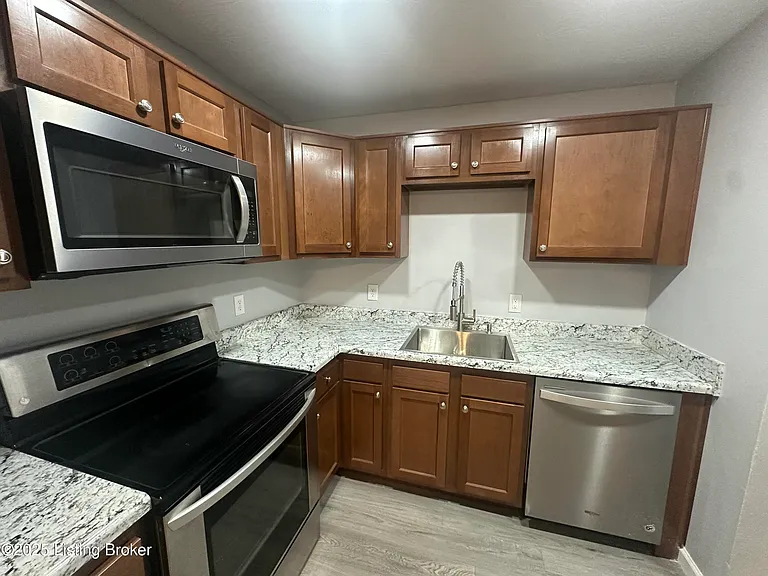 3427 Young Ave — Photo 6