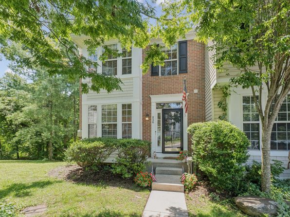 856 Stonehurst Ct