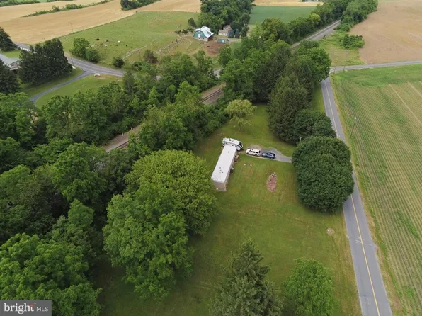 4925 Railroad Rd, Chambersburg, PA 17202