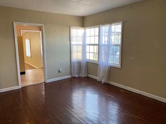 4th image of 22369 Meekland Ave