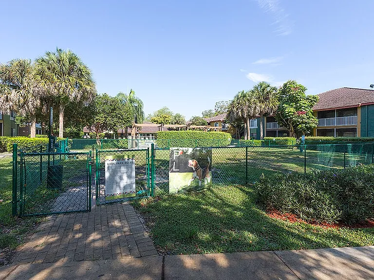 Indian Hills Apartments — Photo 14