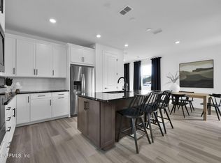 616 Hawthorn Park Cir, Yulee, FL 32097