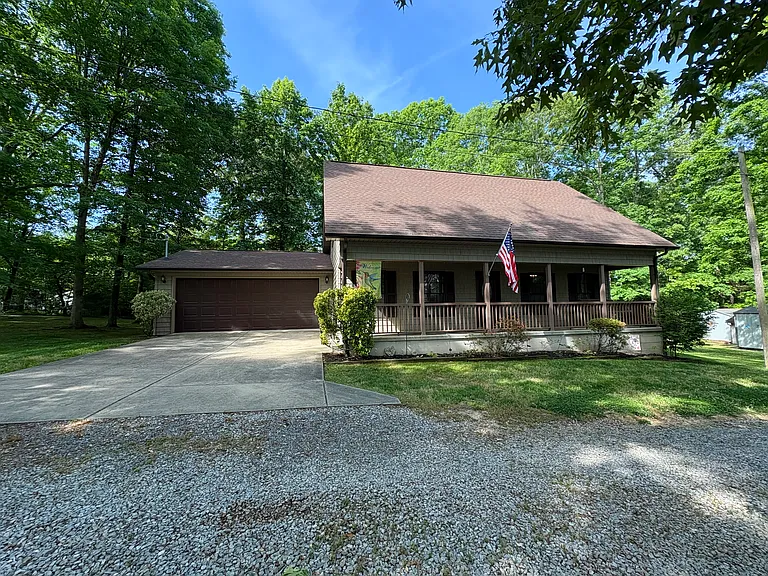 162 Bayside Dr — Photo 3
