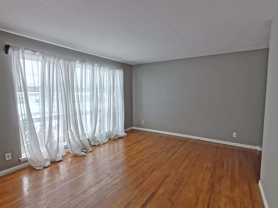 1st image of 2689 Sierra Dr