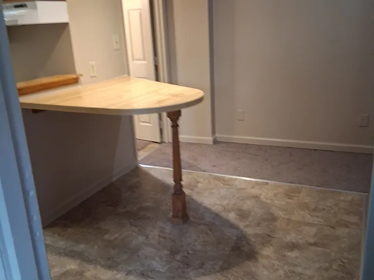 601 N Pitt St — Photo 3