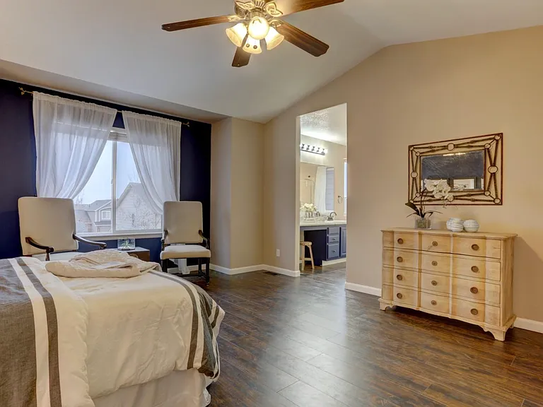 541 Pitkin Way — Photo 18