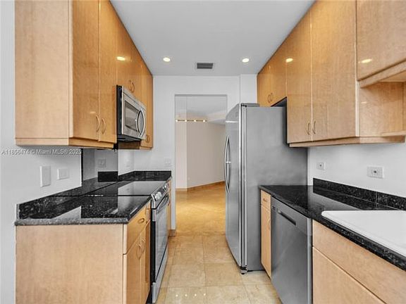 3rd image of 801 Brickell Key Blvd #3712