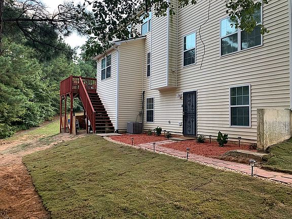 3rd image of 1841 River Shoals Dr NE