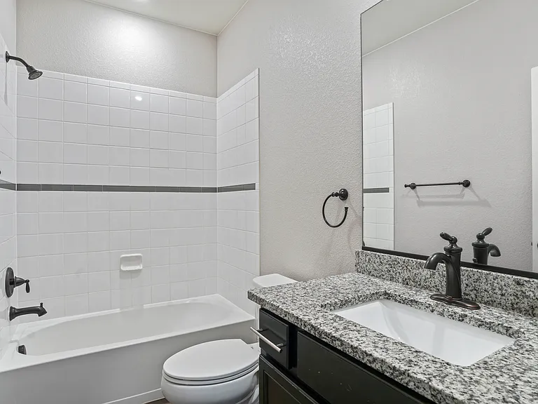 2141 Kerry St — Photo 13
