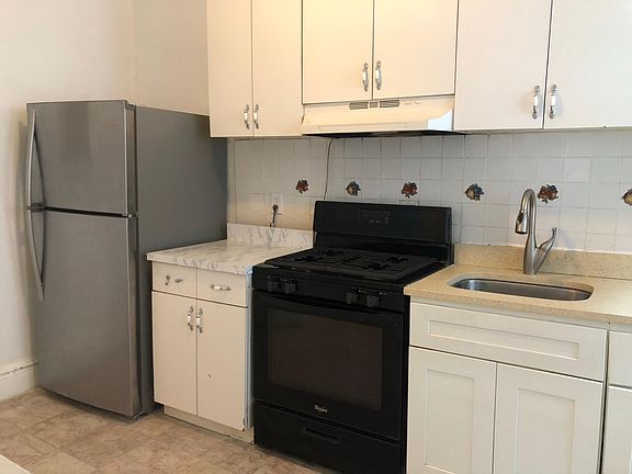 3rd image of 18014 Hillside Ave #2F