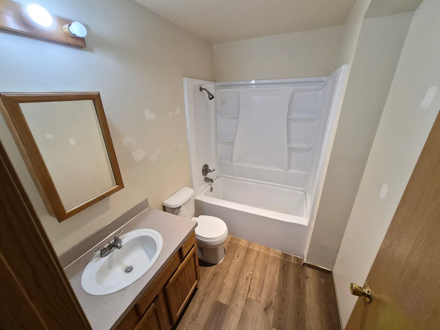 301 E 3rd St — Photo 2