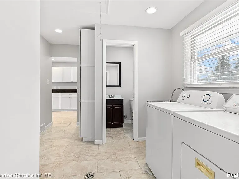 6881 W Dartmoor Rd — Photo 21