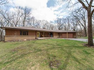 6760 Deerwood Trl, Rockford, IL 61109