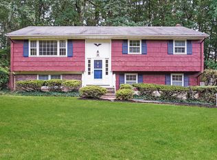 270 Wyckoff Rd, Eatontown, NJ 07724