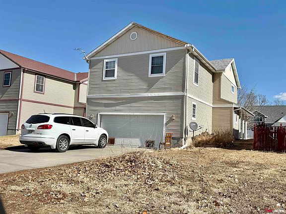 3rd image of 519 Village Ave