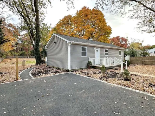 1547 N Thompson Drive, Bay Shore, NY 11706