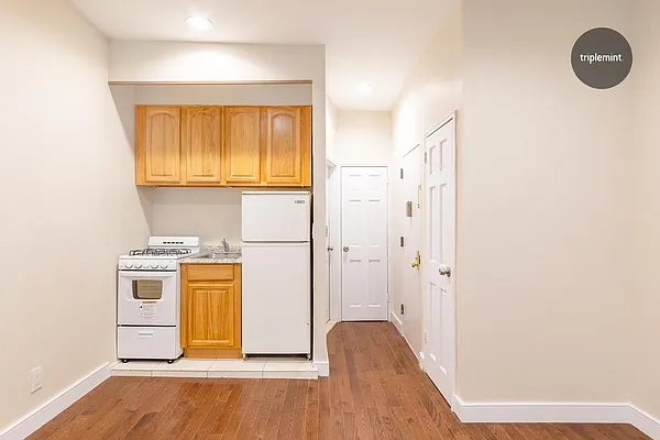 Rented by Triplemint | media 13