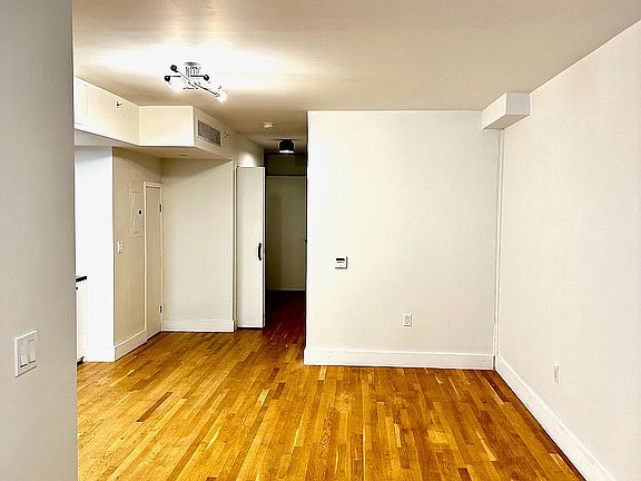 4th image of 33 Powers St #1