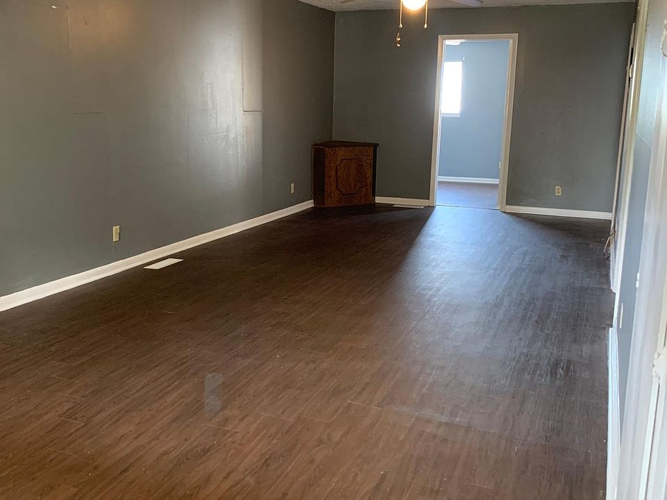 2nd image of 601 NW Linden St #2-7