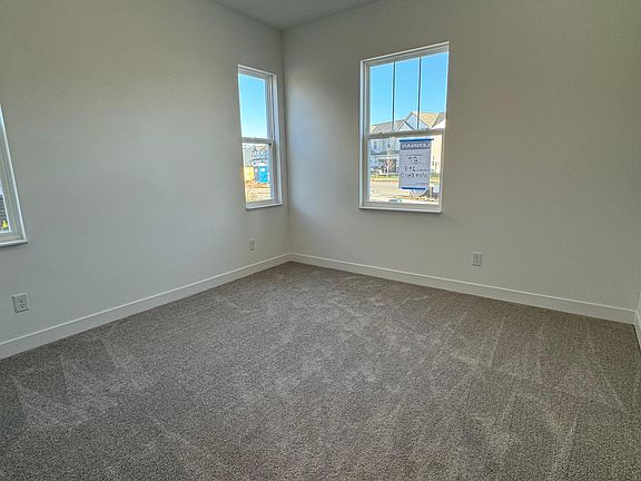 5th image of 2899 Woods Edge Dr