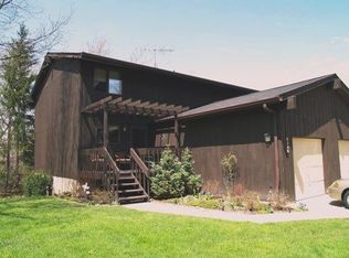 9396 Sherman Ln #305, North Royalton, OH 44133
