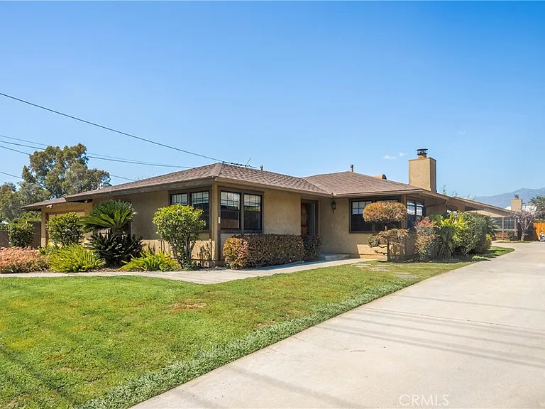 8331 Grand Ave — Photo 2