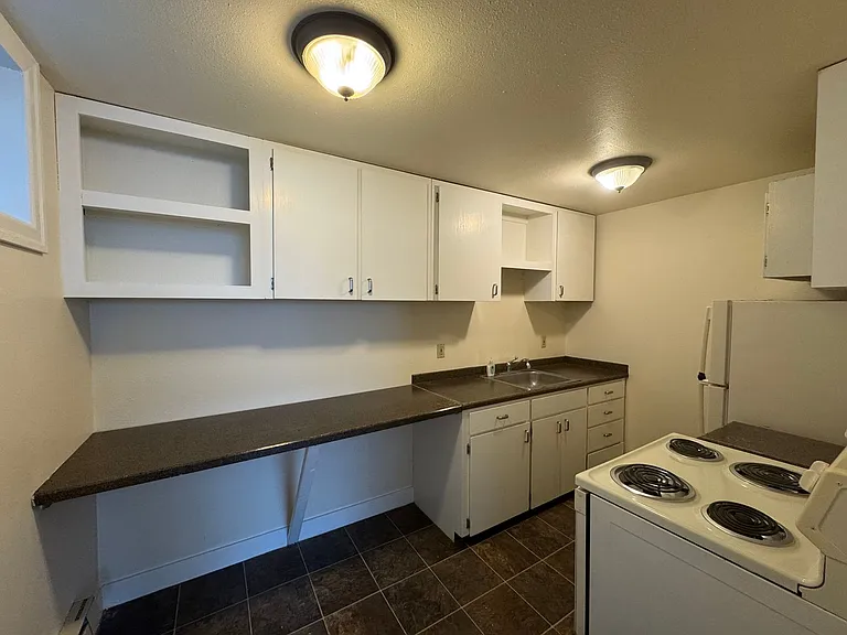 Stanford Arms Apartments — Photo 30