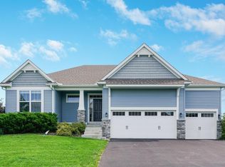 7909 Spring Lake Ln, Shakopee, MN 55379