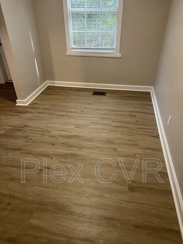 3 bed, 1.0 bath, 966 sqft, $1,100 — Photo 4