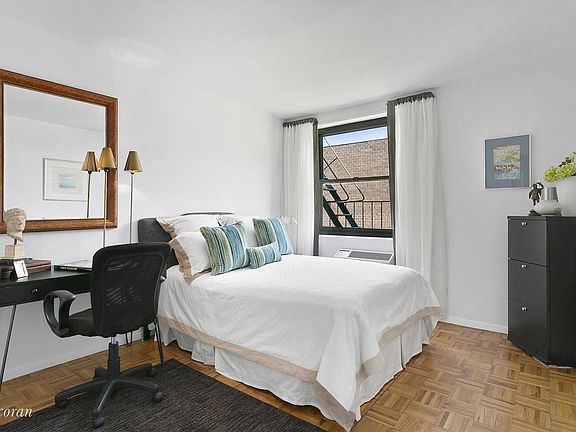 5th image of 121 Morton St APT 4B