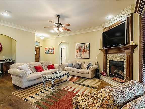 4th image of 3741 Belfast Pl