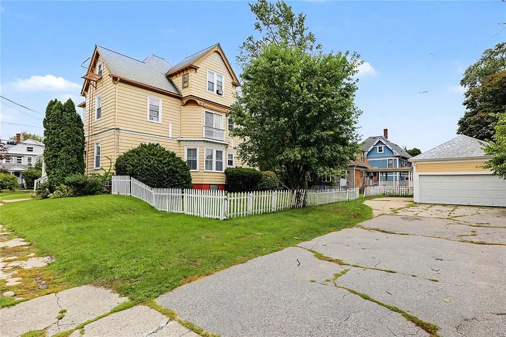 1 bed, 1.0 bath, 1200 sqft, $1,800 — Photo 4